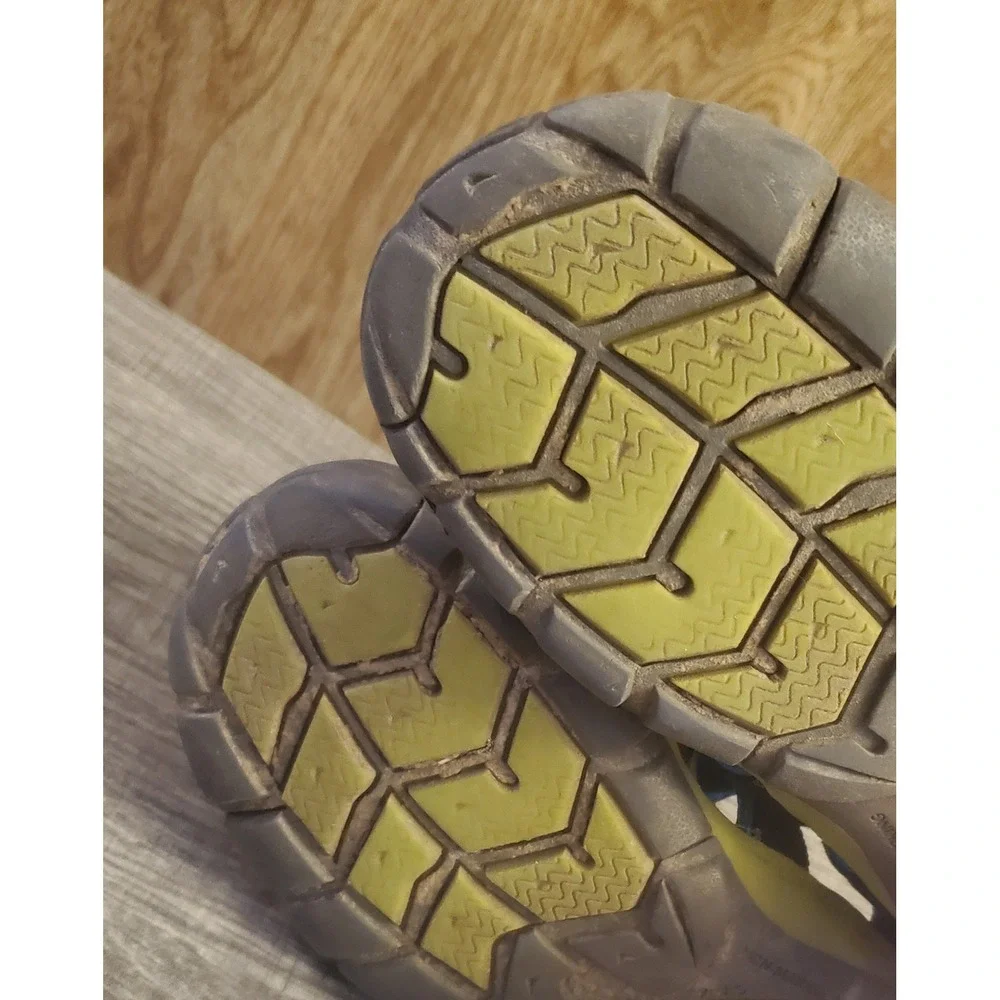 Keen Seacamp II Hiking Sandals Youth Size 4 Black‎ Blue